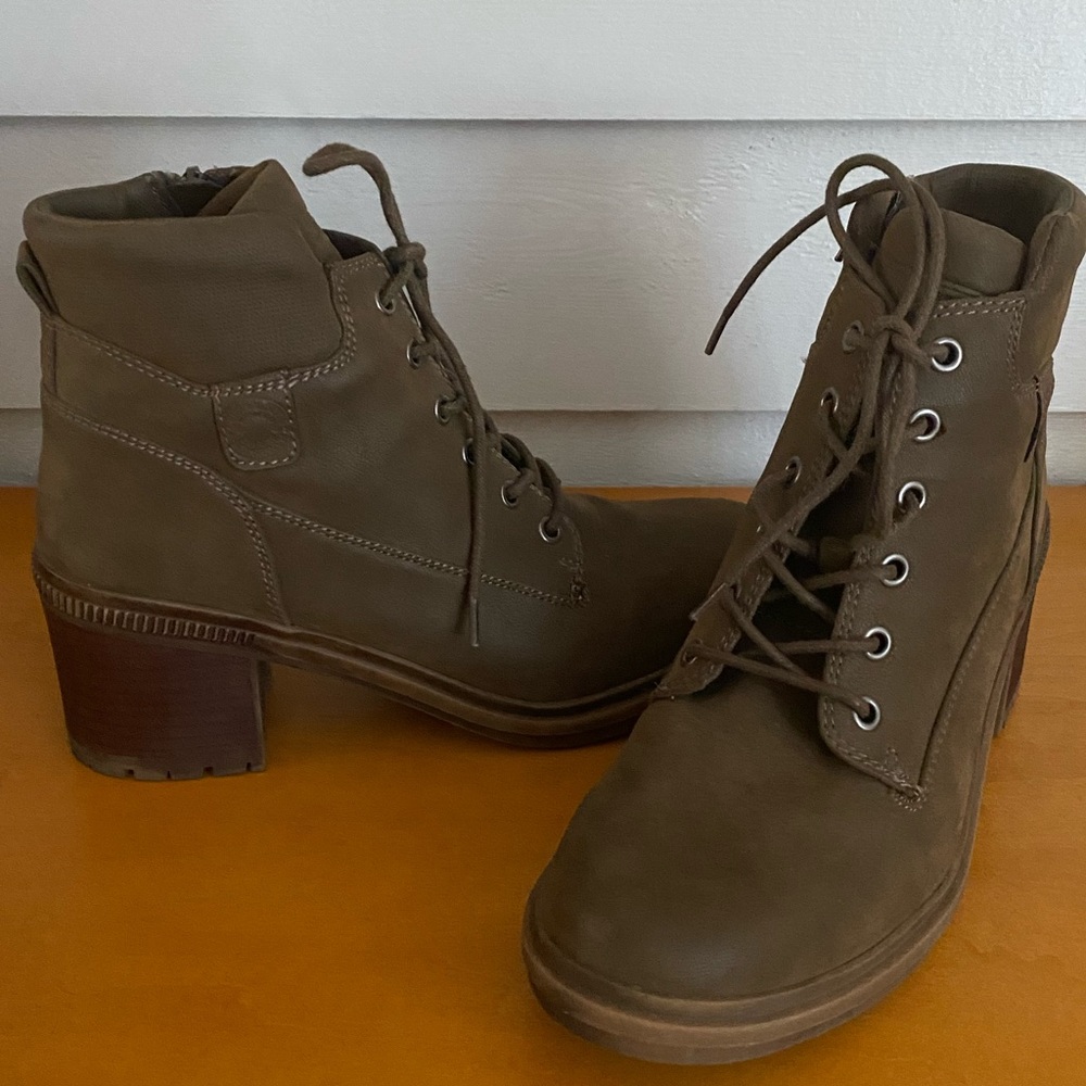 Crown Vintage Charley Boot SZ 9 1/2